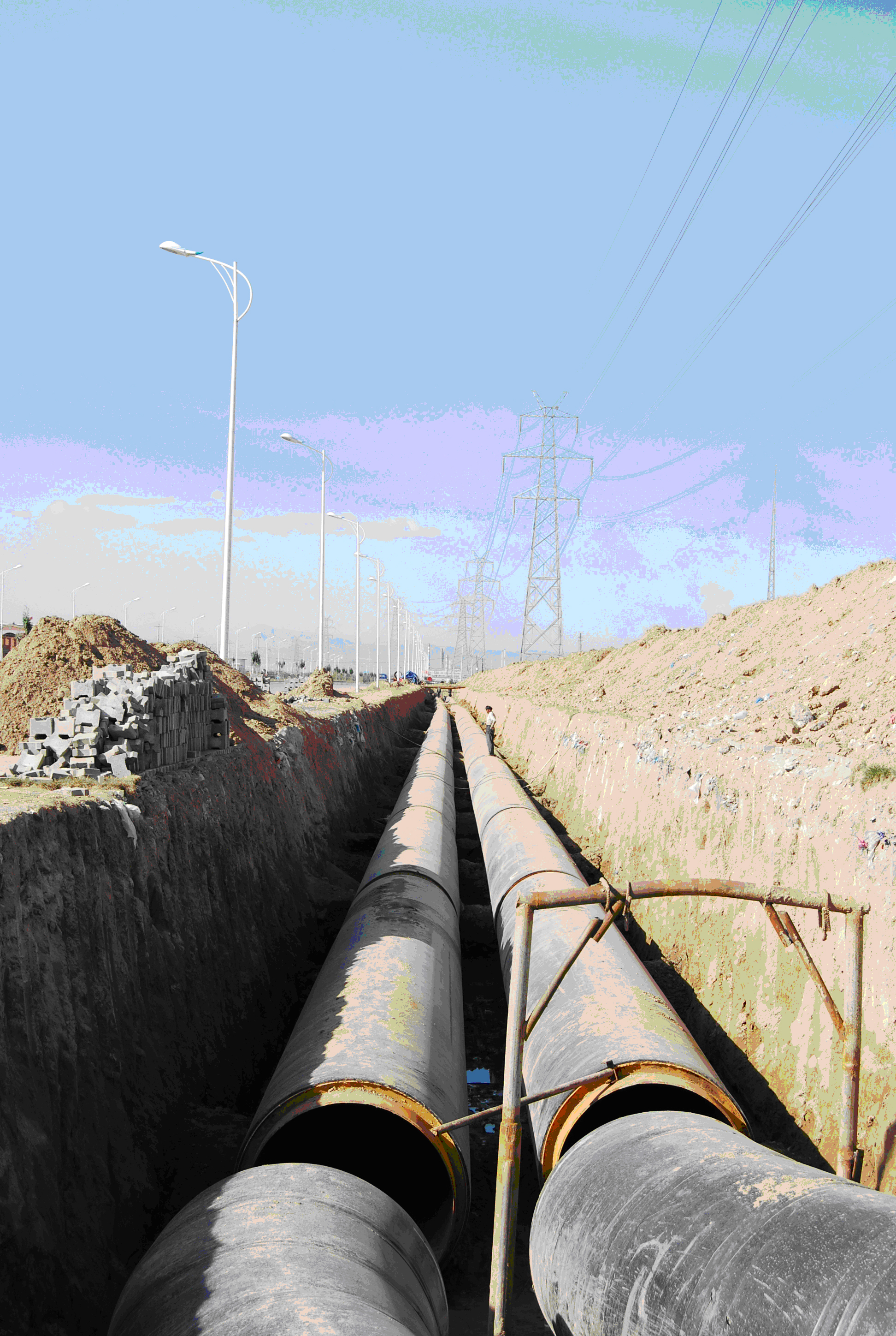 金橋熱網(wǎng)56.46公里的主管網(wǎng)一段.jpg 金橋熱網(wǎng)56.46公里的主管網(wǎng)一段.jpg