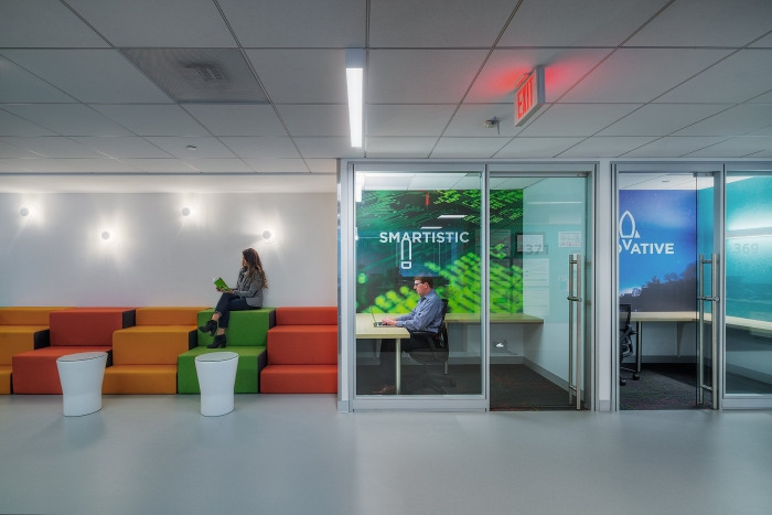 靈活開(kāi)放的國(guó)際總部辦公室設(shè)計(jì)裝修圖-第6張圖片-上海古都建筑設(shè)計(jì)集團(tuán) 靈活開(kāi)放的國(guó)際總部辦公室設(shè)計(jì)裝修圖-第6張圖片-上海古都建筑設(shè)計(jì)集團(tuán)