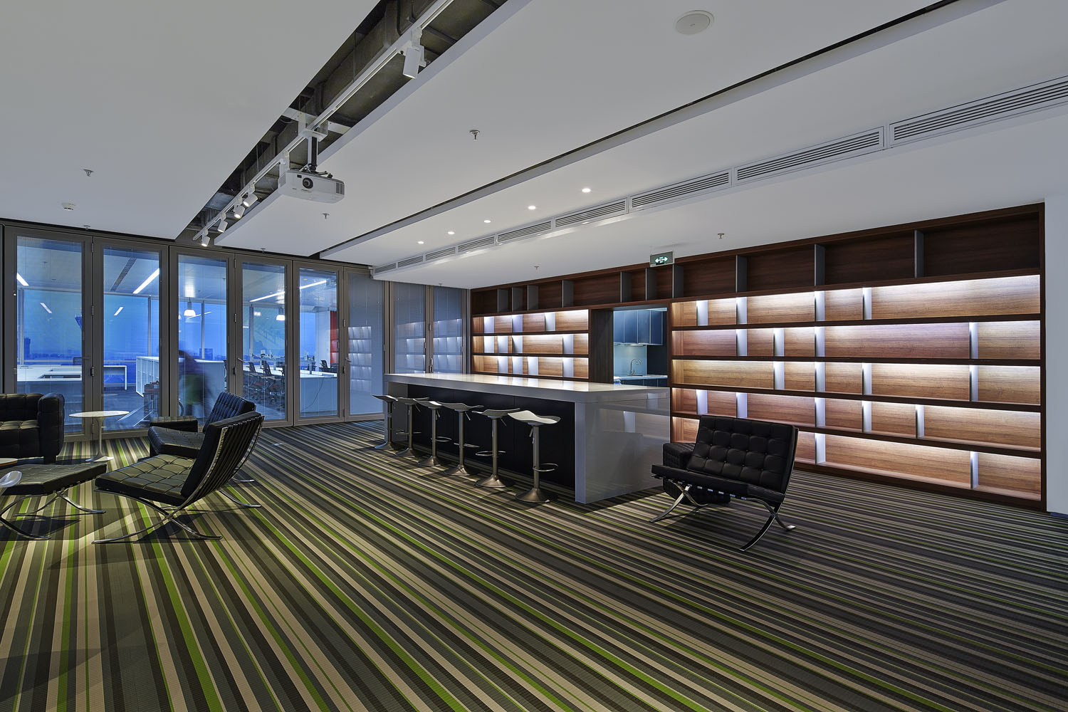 普陀區(qū)200平科技辦公室裝修設(shè)計(jì)-第2張圖片-上海古都建筑設(shè)計(jì)集團(tuán) 普陀區(qū)200平科技辦公室裝修設(shè)計(jì)-第2張圖片-上海古都建筑設(shè)計(jì)集團(tuán)