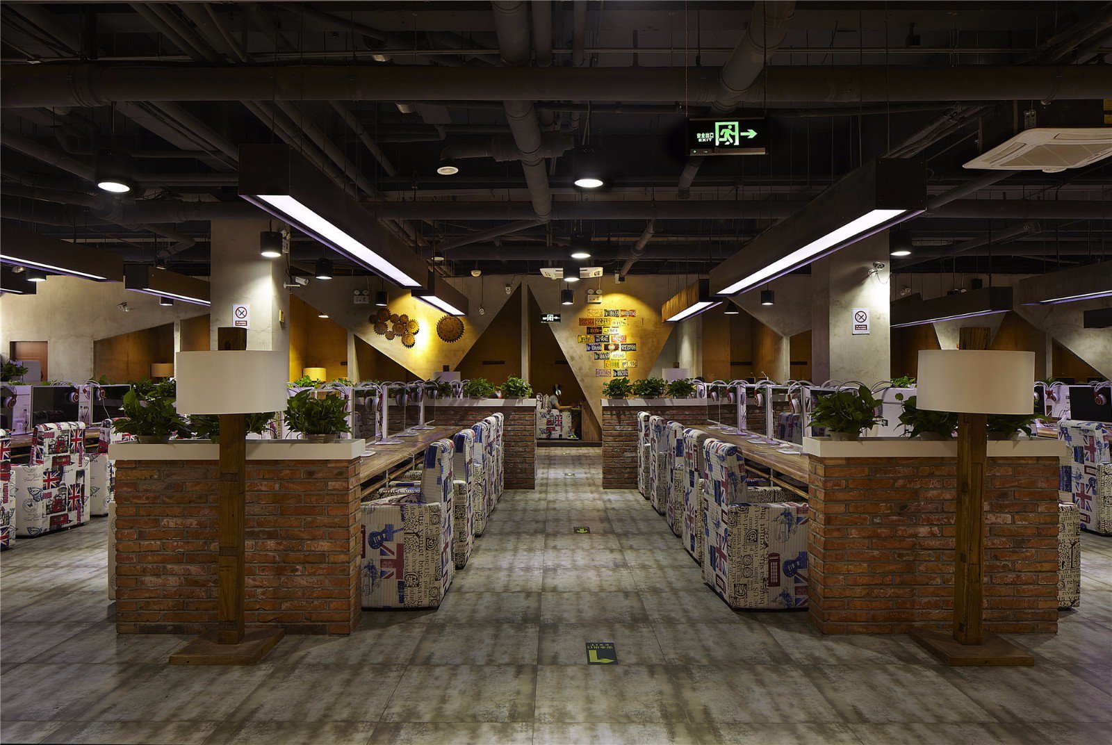 浦東新區(qū)工業(yè)風網(wǎng)吧裝修設(shè)計-第1張圖片-上海古都建筑設(shè)計集團 浦東新區(qū)工業(yè)風網(wǎng)吧裝修設(shè)計-第1張圖片-上海古都建筑設(shè)計集團