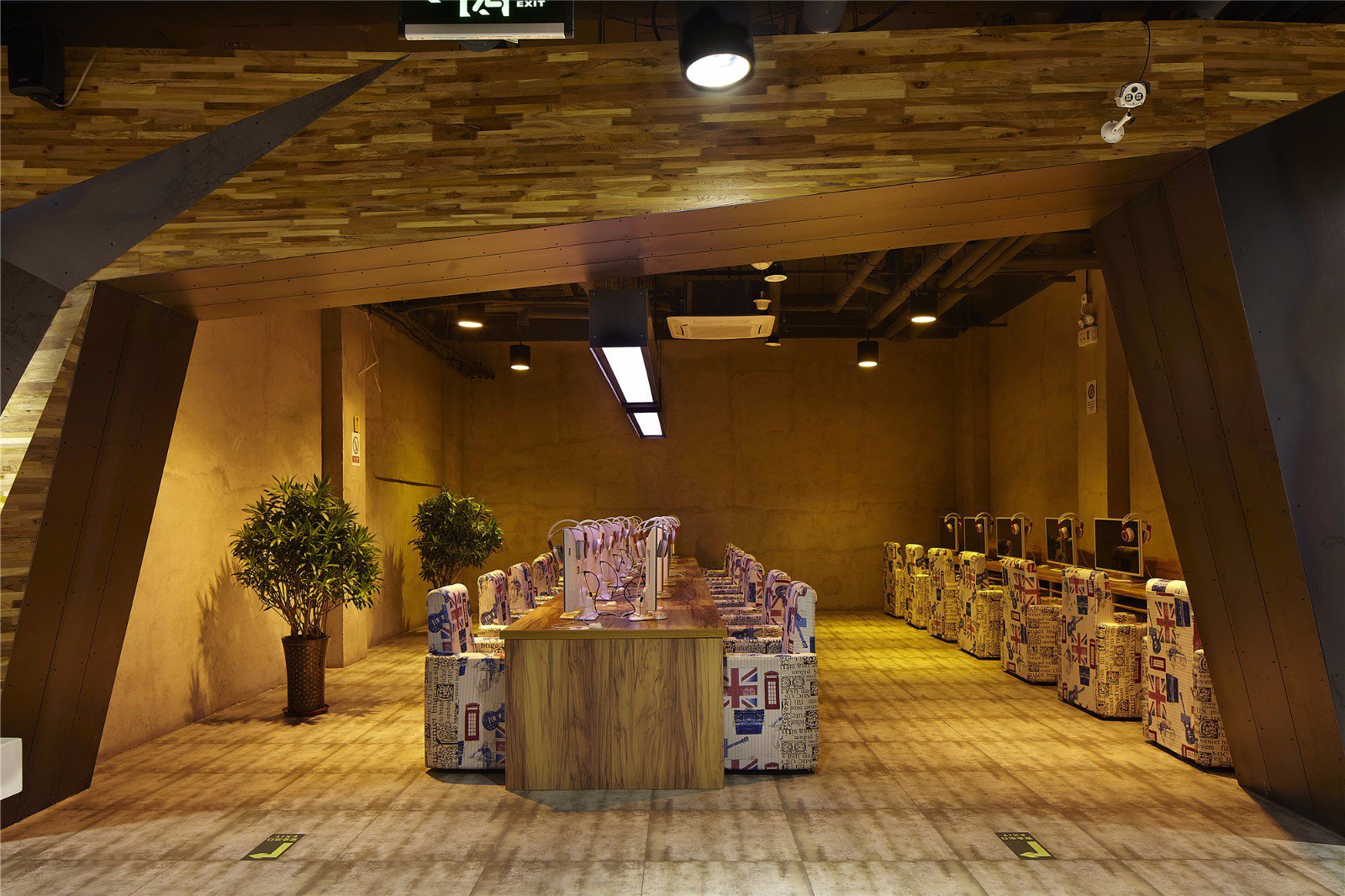 浦東新區(qū)工業(yè)風網(wǎng)吧裝修設(shè)計-第4張圖片-上海古都建筑設(shè)計集團 浦東新區(qū)工業(yè)風網(wǎng)吧裝修設(shè)計-第4張圖片-上海古都建筑設(shè)計集團