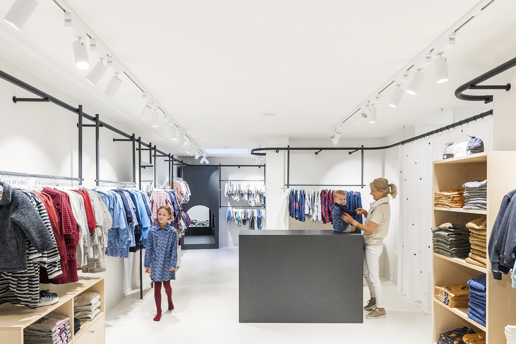 浦東新區(qū)簡約風童裝店辦公室裝修設計-第3張圖片-上海古都建筑設計集團 浦東新區(qū)簡約風童裝店辦公室裝修設計-第3張圖片-上海古都建筑設計集團