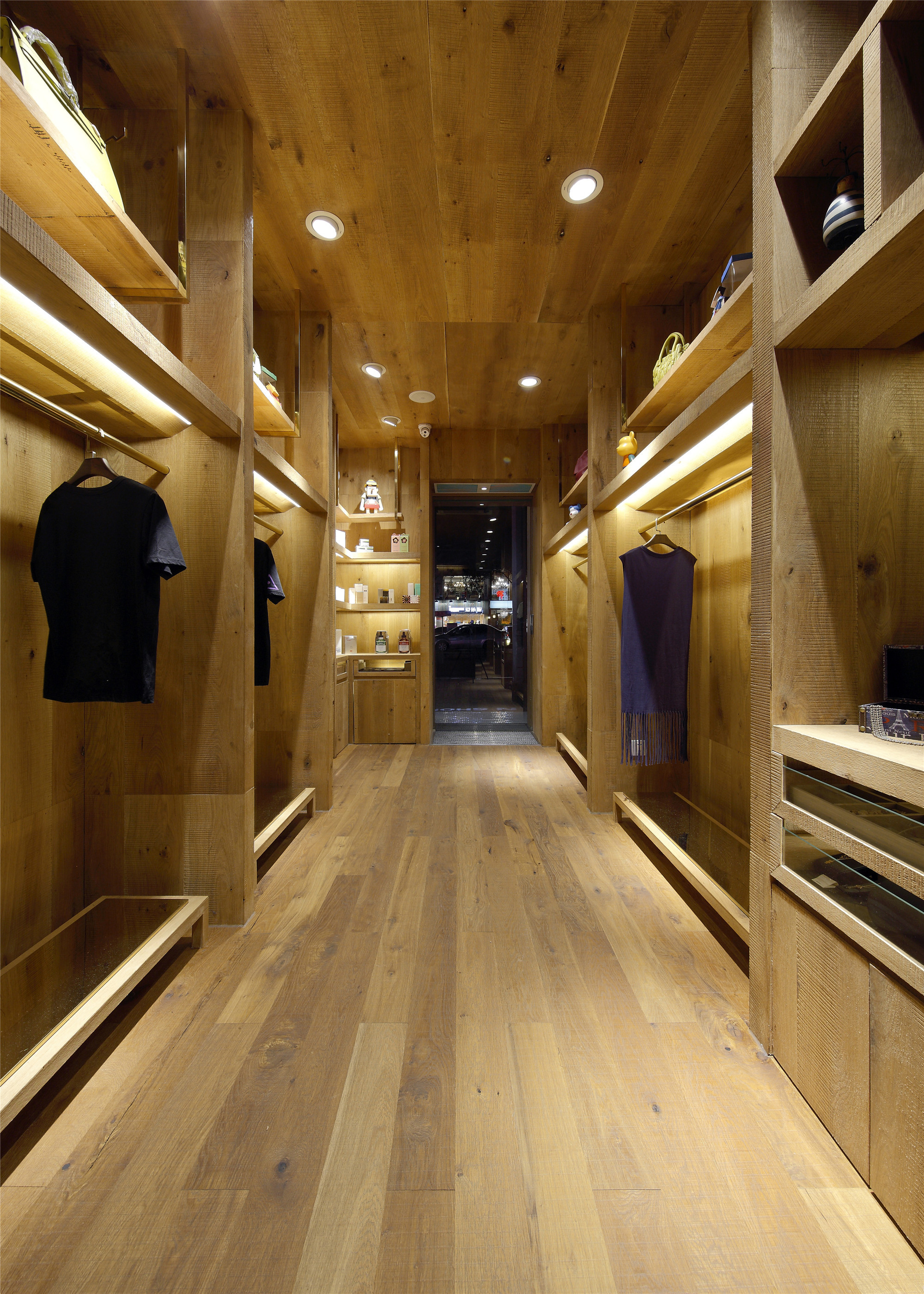 原木風格服裝店裝修設(shè)計-第3張圖片-上海古都建筑設(shè)計集團