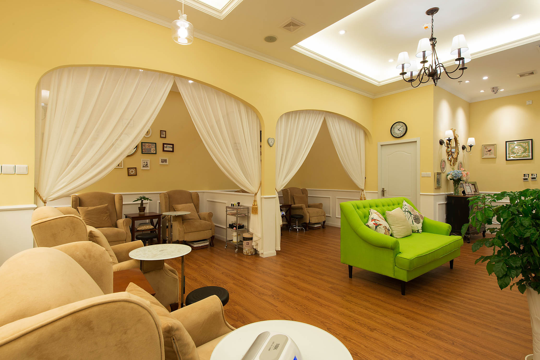 時(shí)尚清新美甲店裝修設(shè)計(jì)-第4張圖片-上海古都建筑設(shè)計(jì)集團(tuán) 時(shí)尚清新美甲店裝修設(shè)計(jì)-第4張圖片-上海古都建筑設(shè)計(jì)集團(tuán)