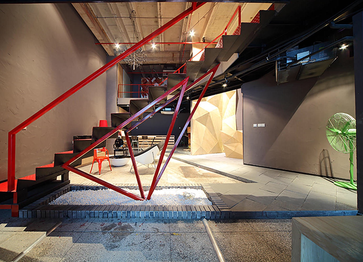 現(xiàn)代loft混搭風(fēng)格辦公室裝修設(shè)計(jì)-第6張圖片-上海古都建筑設(shè)計(jì)集團(tuán) 現(xiàn)代loft混搭風(fēng)格辦公室裝修設(shè)計(jì)-第6張圖片-上海古都建筑設(shè)計(jì)集團(tuán)