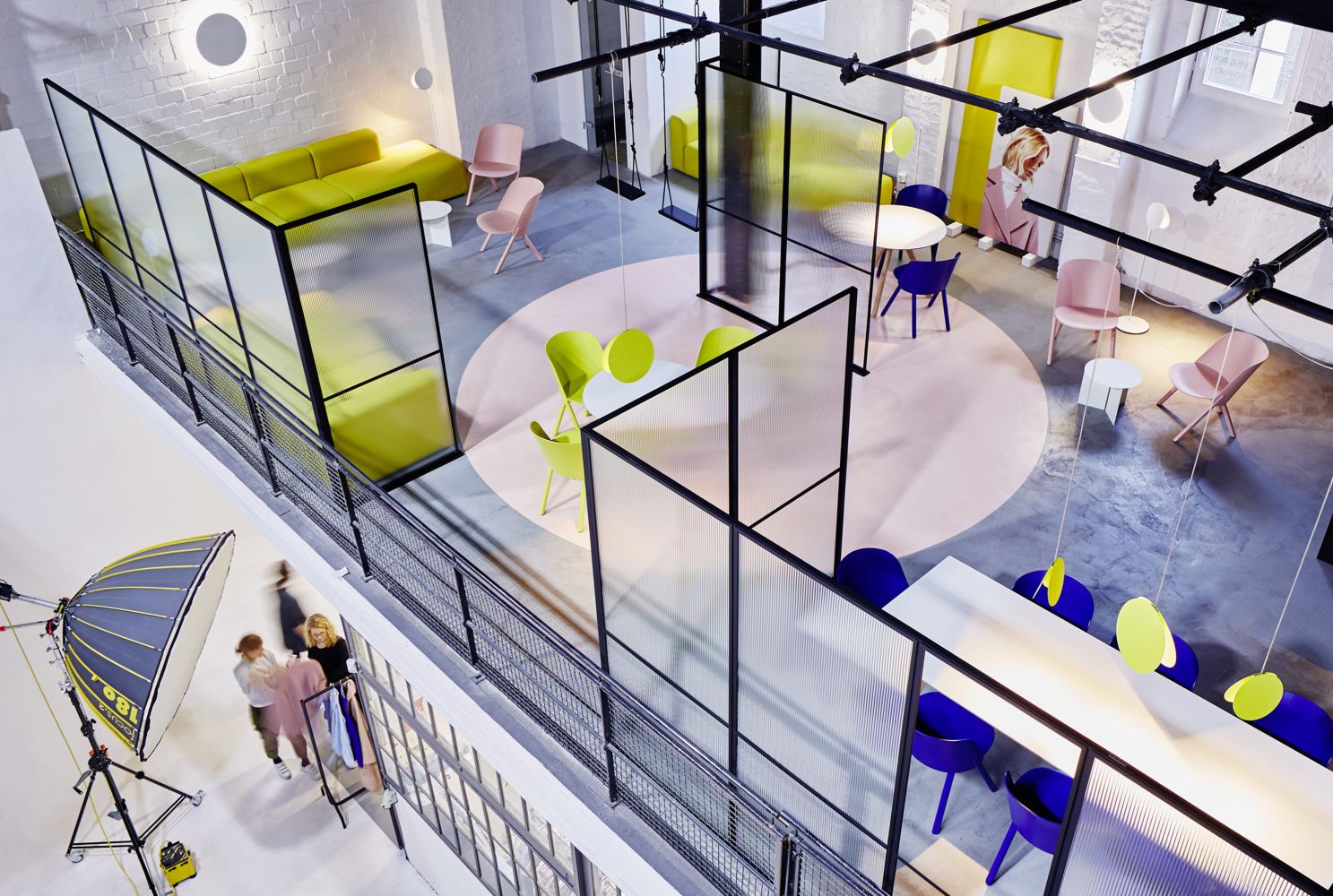 現(xiàn)代創(chuàng)意攝影棚裝修設(shè)計-第2張圖片-上海古都建筑設(shè)計集團(tuán)