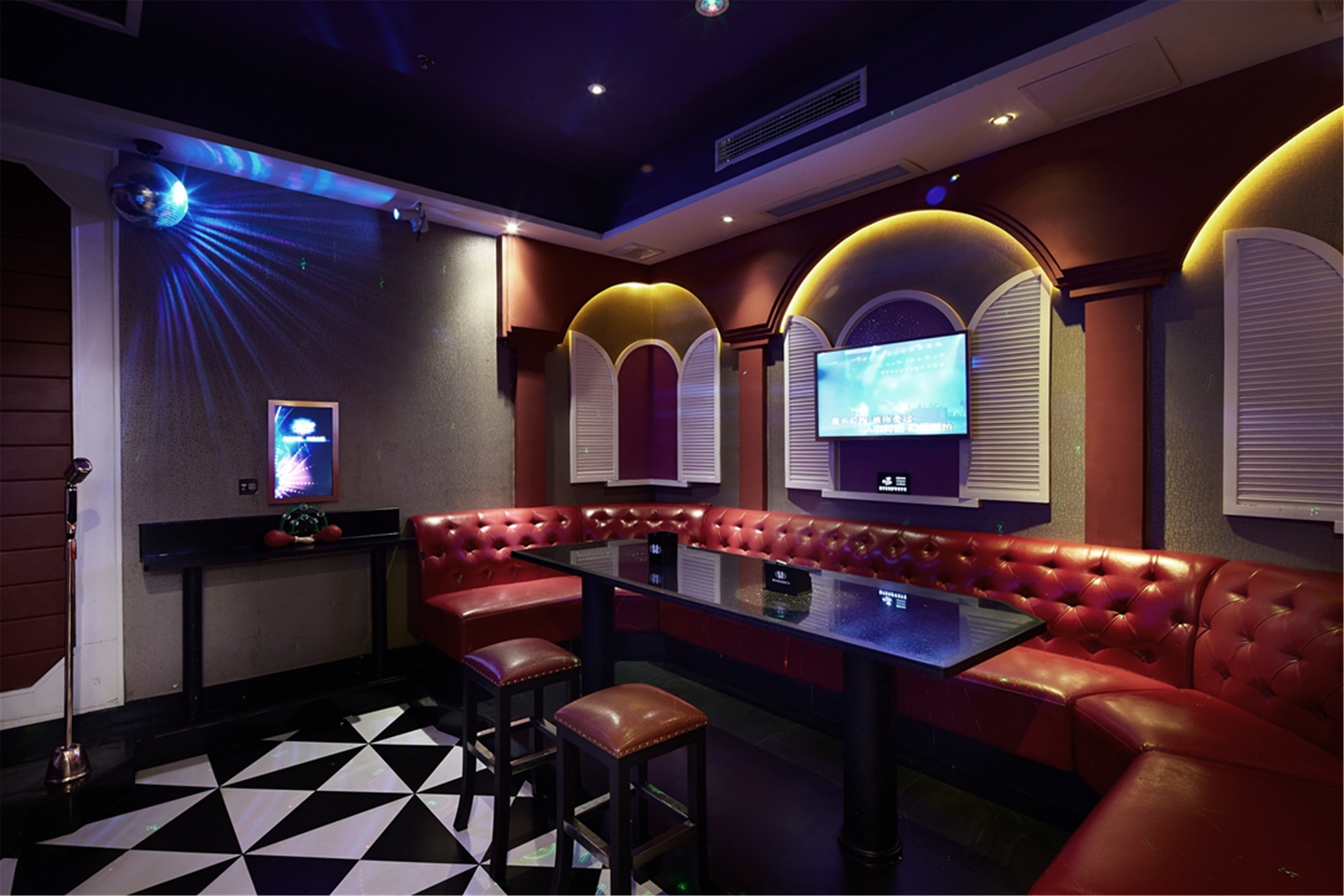 現(xiàn)代工業(yè)風(fēng)KTV裝修設(shè)計-第1張圖片-上海古都建筑設(shè)計集團